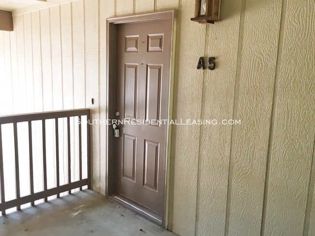 Building Photo - 2303 W Michigan Ave