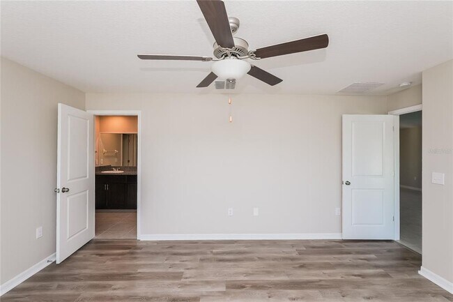 Building Photo - 11805 Blackeyed Susan Dr