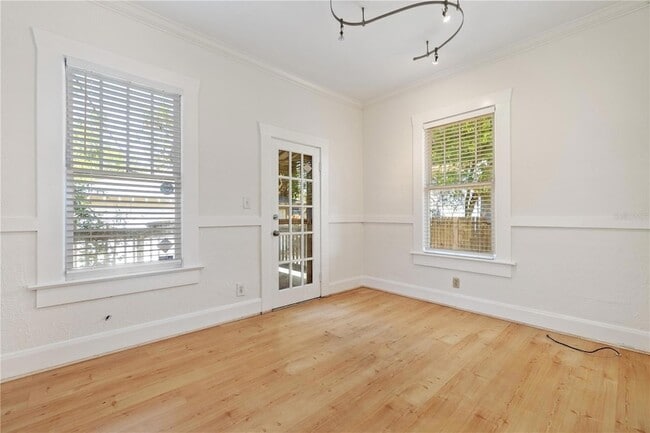 Building Photo - 113 W Powhatan Ave