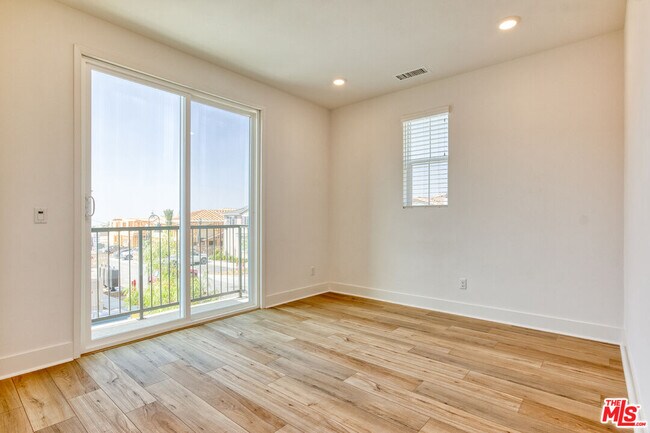 Building Photo - 5603 Kate Way