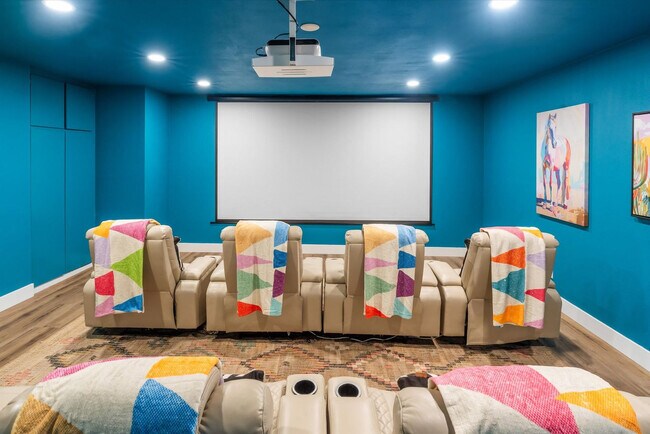 Building Photo - 7804 W Pershing Ave