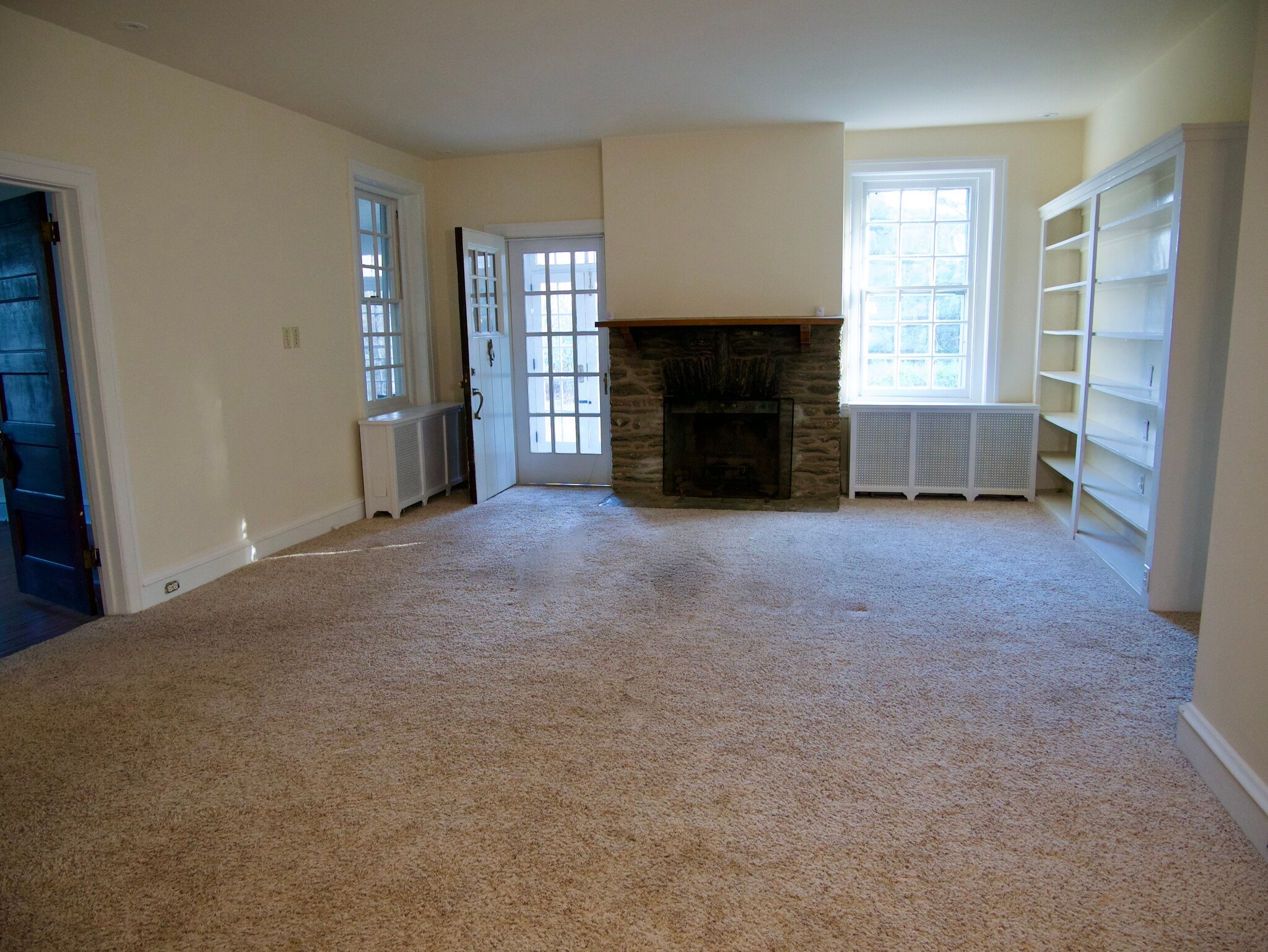 Great Room - 317 Waterloo Ave