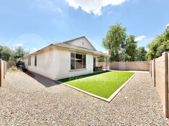 Building Photo - 4336 E Mesquite St
