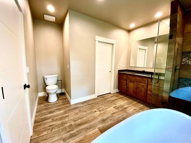 Building Photo - 13THTOWNHOME
