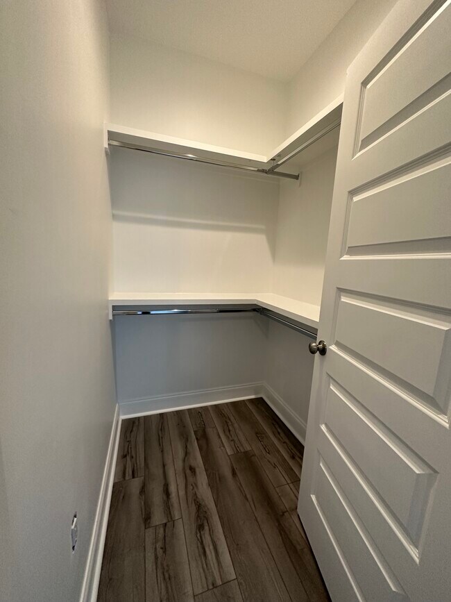 Building Photo - 1522 Sere St