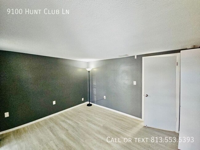 Building Photo - 9100 Hunt Club Ln