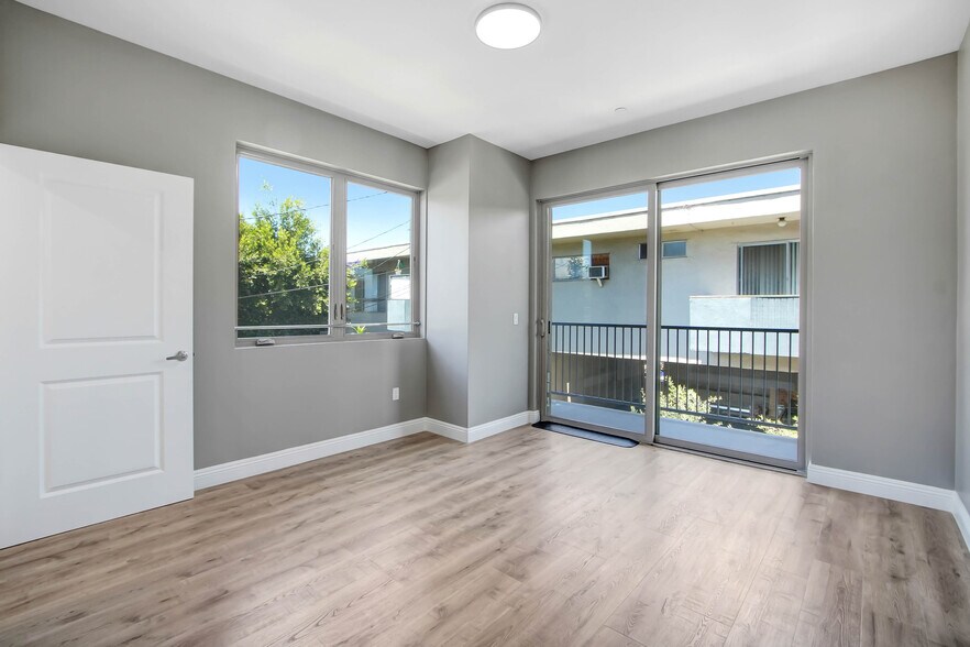 Building Photo - 11753 Iowa Ave