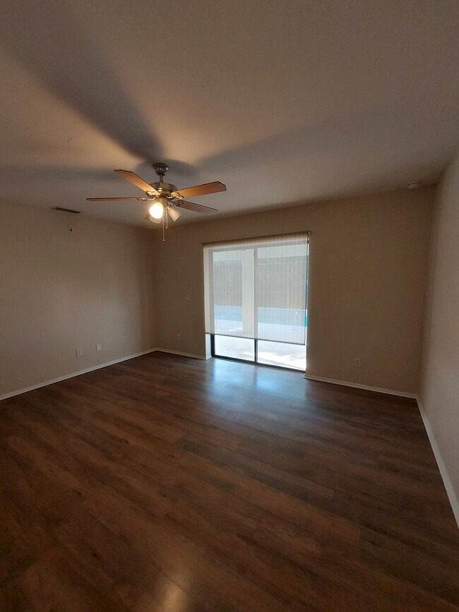 Building Photo - 801 SW 10th Pl