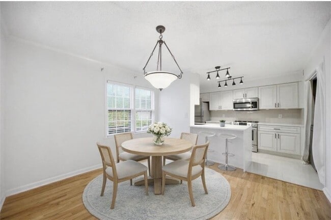 Building Photo - 26 Arpege Way NW