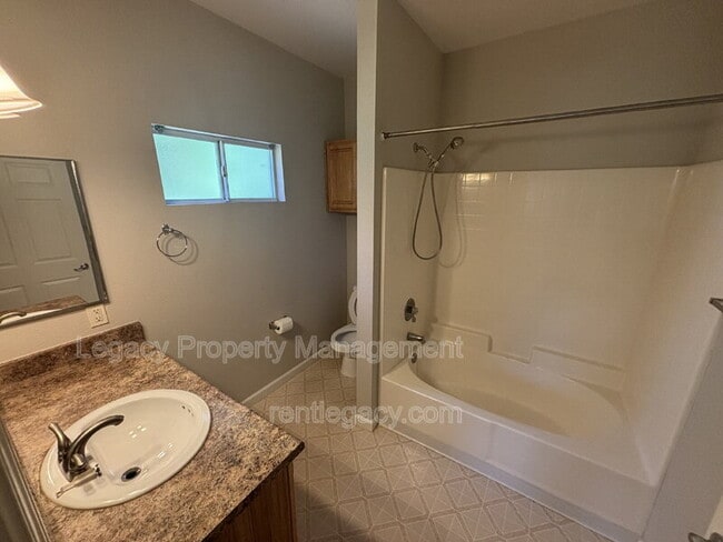 Building Photo - 501 Gibson Dr