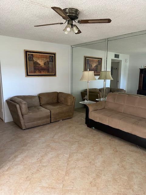 Building Photo - 55 Capri B