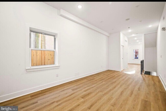 Building Photo - 2104 N 8th St