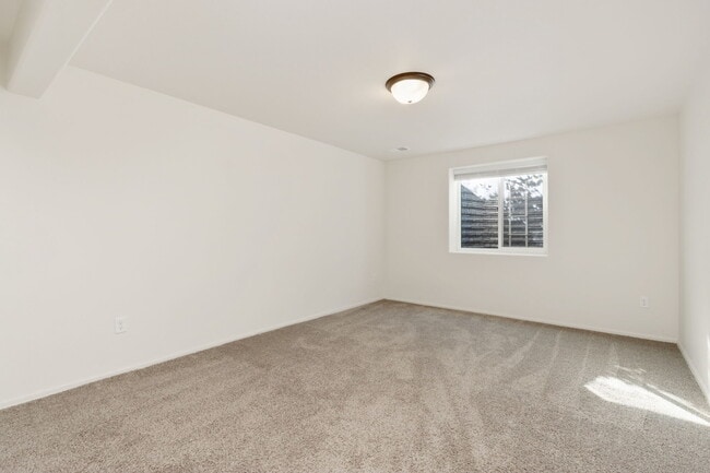 Building Photo - 1810 Covered Bridge Pkwy