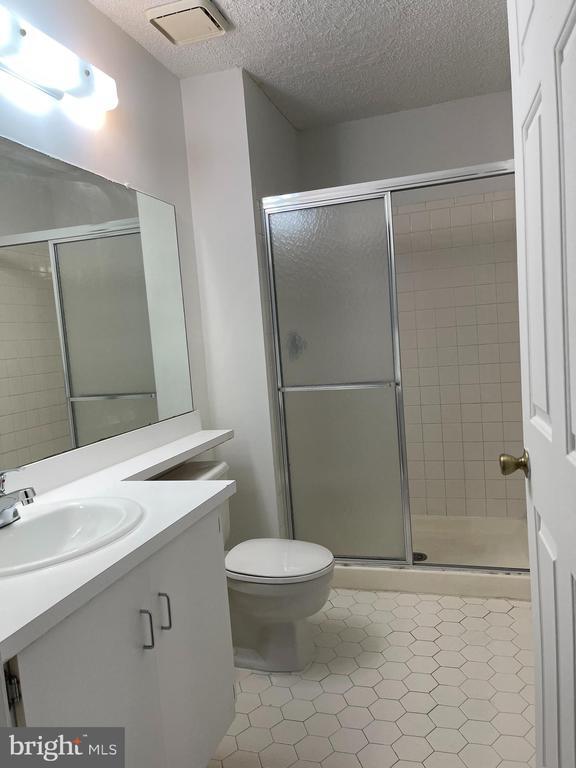 Building Photo - 17 Joyner Ct