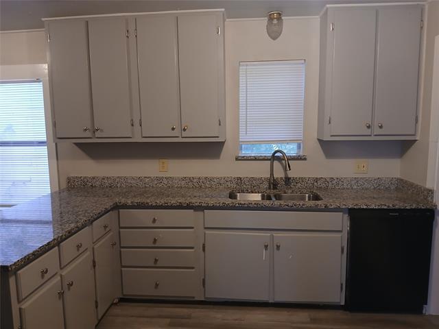Building Photo - 319 W Clarendon Dr