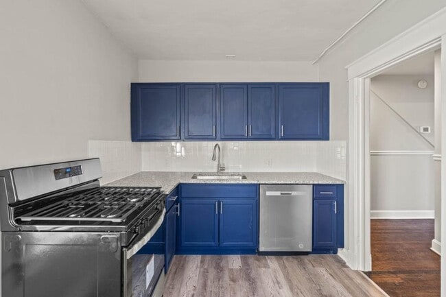 Building Photo - 15 S 17th St