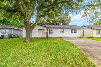 Building Photo - 8745 Kimberly Dr