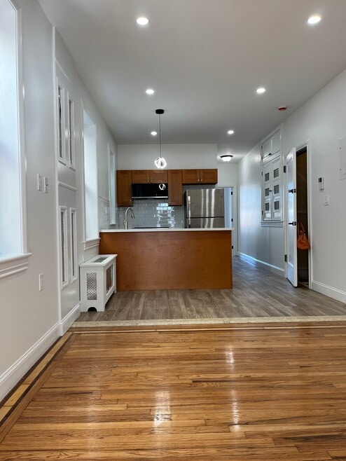 Building Photo - 0000 Mace Ave