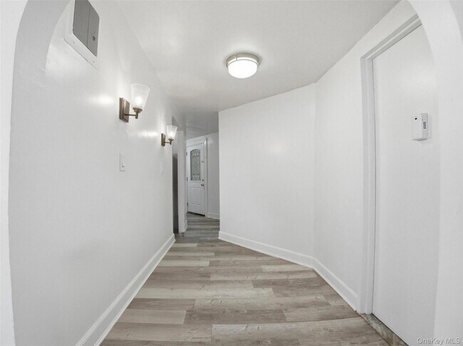 Building Photo - 762 Brady Ave