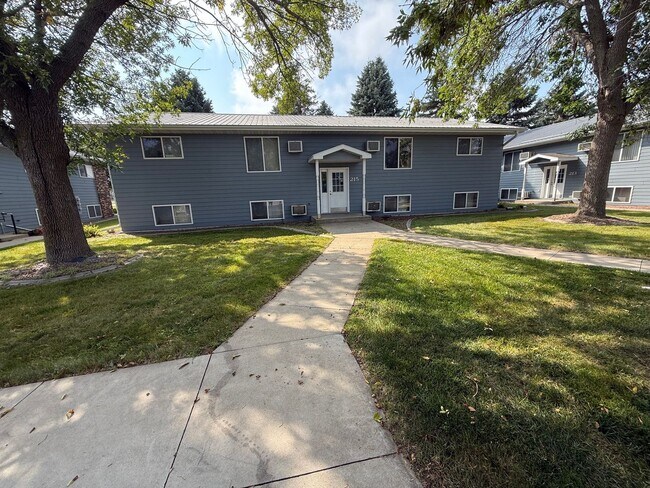 Primary Photo - Sunrise Estates - 215