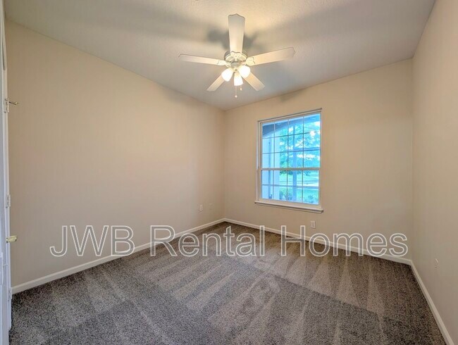 Building Photo - 10550 Baymeadows Rd