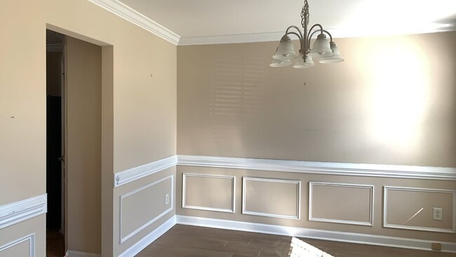 Building Photo - Beautiful 4-Bedroom,2.5-Baths with Two Car...