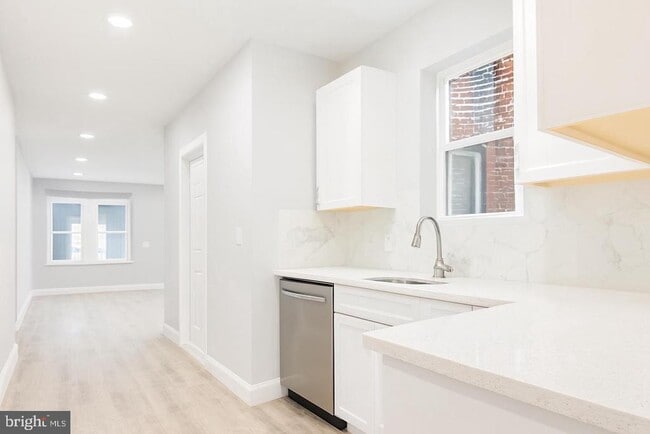 Building Photo - 6515 Torresdale Ave