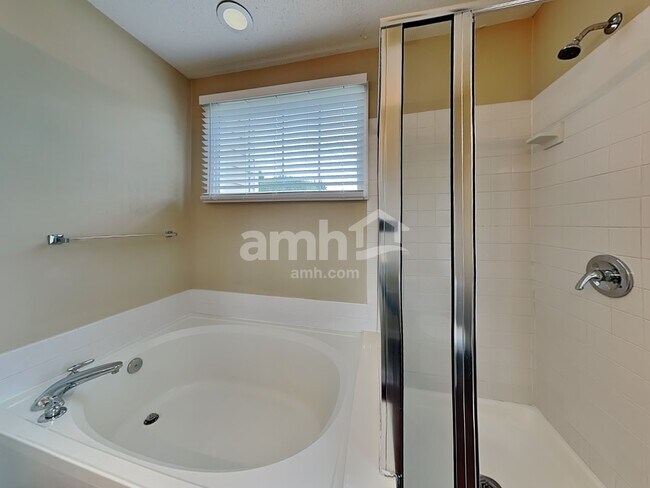 Building Photo - 6307 Stonewick Dr