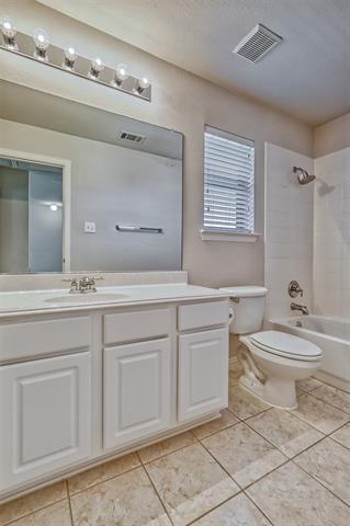 Building Photo - 4609 Pine Brook Dr