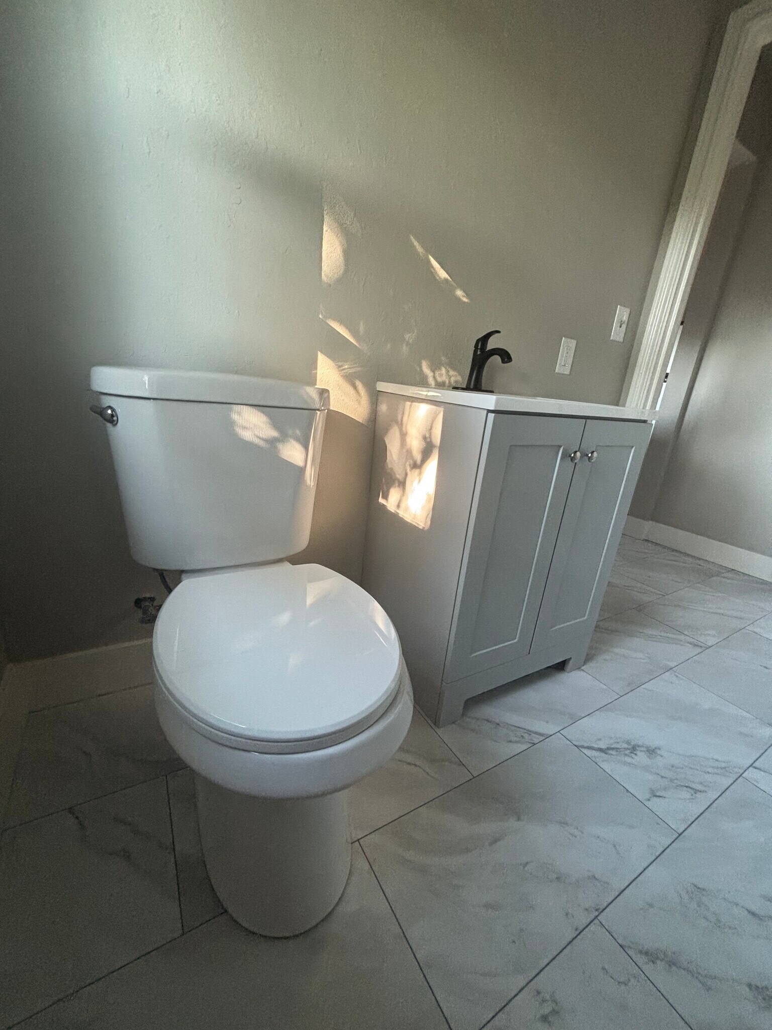 Building Photo - 8015 N John Ave