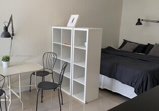 Building Photo - 6410 NW 105th Pl