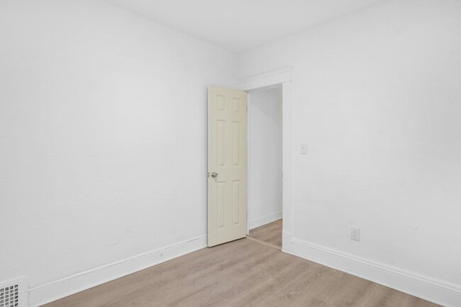 Building Photo - 10413 Mt Auburn Ave