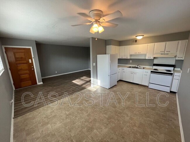 Building Photo - 2219 Rockford Ln