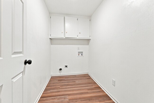 Building Photo - 3701 Englewood Ave