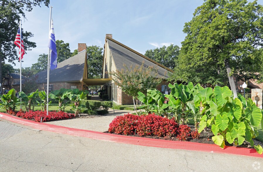 Woodlake Apartments 655 N Park Blvd Grapevine TX 76051 Apartment Finder