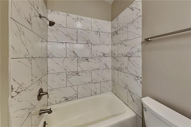 Building Photo - 1510 River Rock Trce