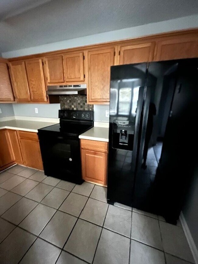 Building Photo - A Stunning Home Awaits in Crestview Plantation!