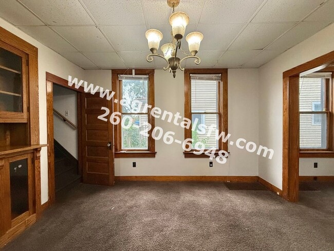 Building Photo - 4 Bedroom House- (Section 8 OK!)