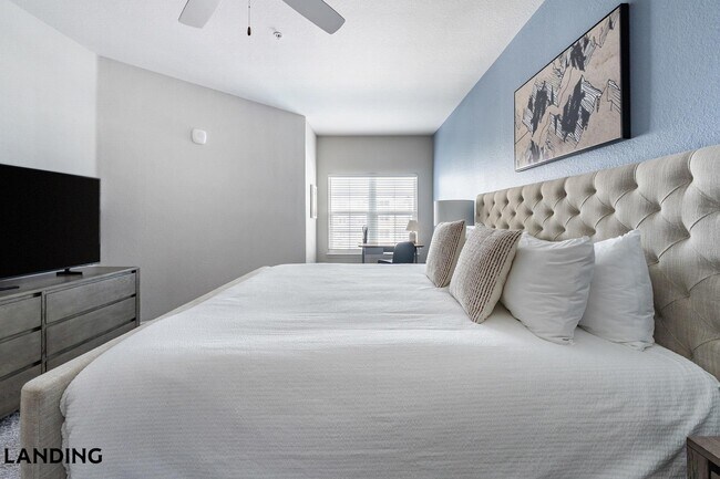 Building Photo - 918 Aventine Dr