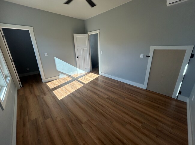 Building Photo - Stunning Remodeled 4 BR in North Missoula
