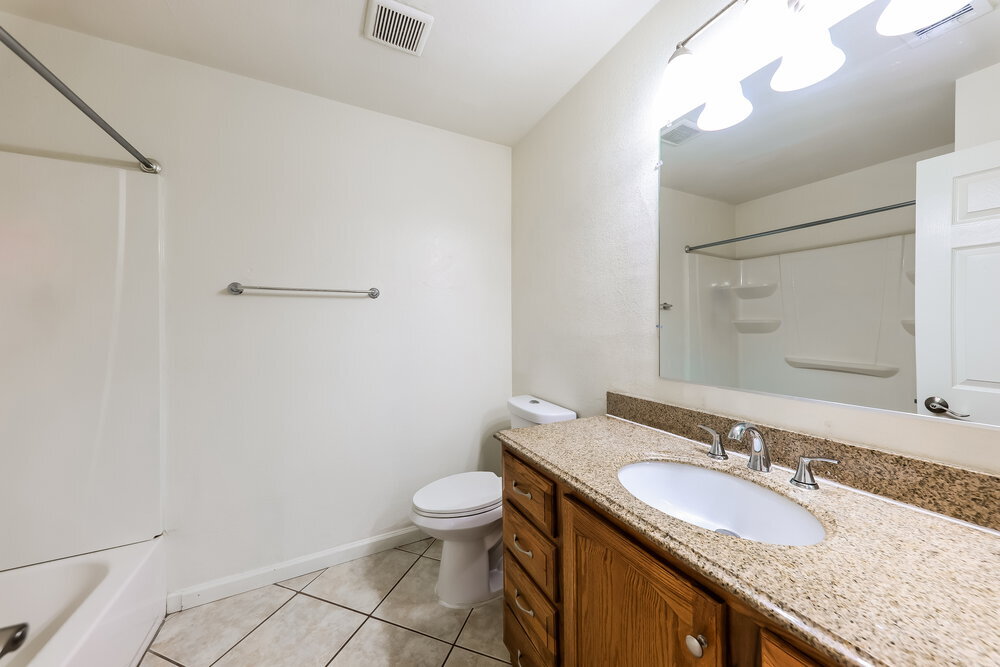 Building Photo - 6528 W Grandview Rd