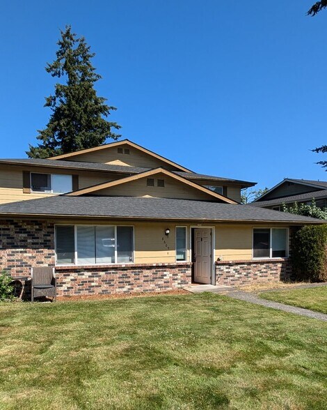 Building Photo - 8609 8th Ave W