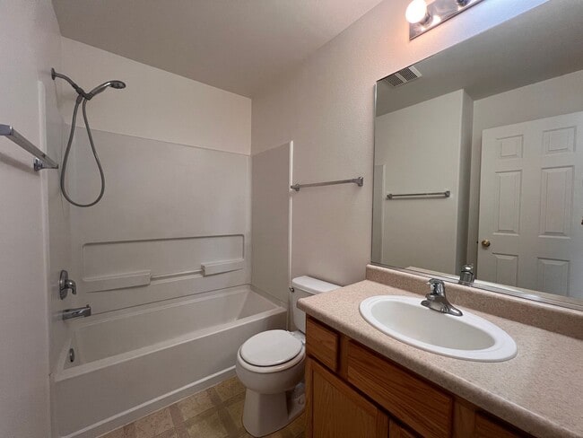 Building Photo - 725 Starlite Dr