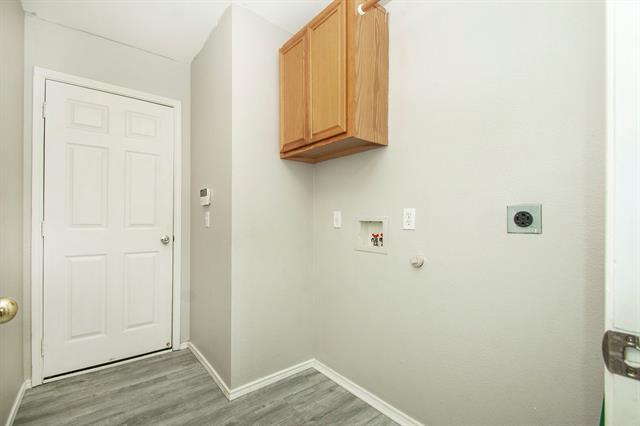 Building Photo - 1104 Oak St