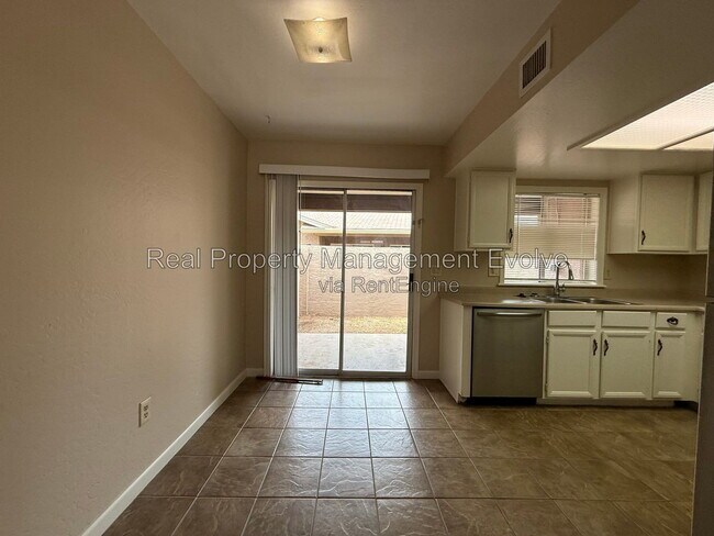 Building Photo - 18211 N 40th Pl