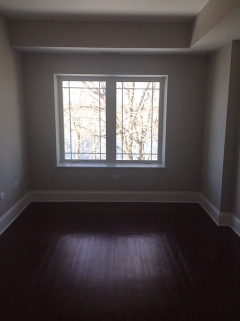 Building Photo - 728 N Diamond Lake Rd