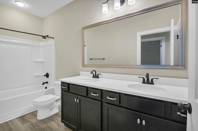 Building Photo - 5 Mapleline Ct