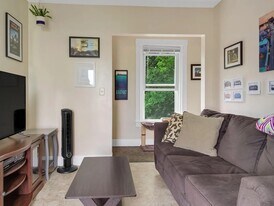 Building Photo - 14 Swan St