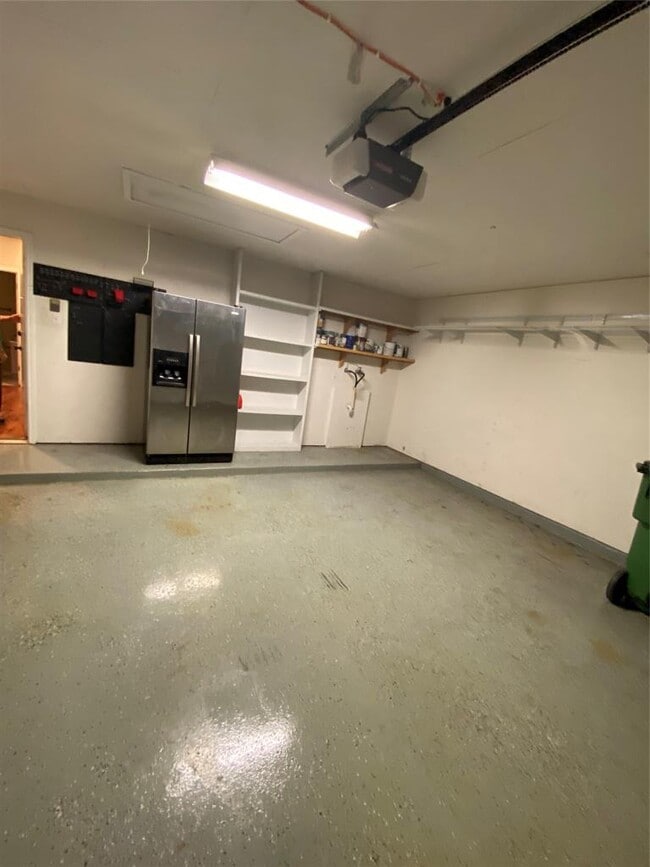 Building Photo - 1404 Terra St