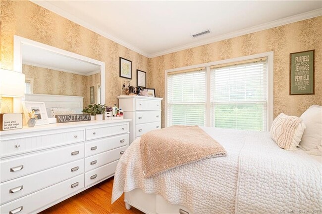 Building Photo - 160 Glenbrook Rd